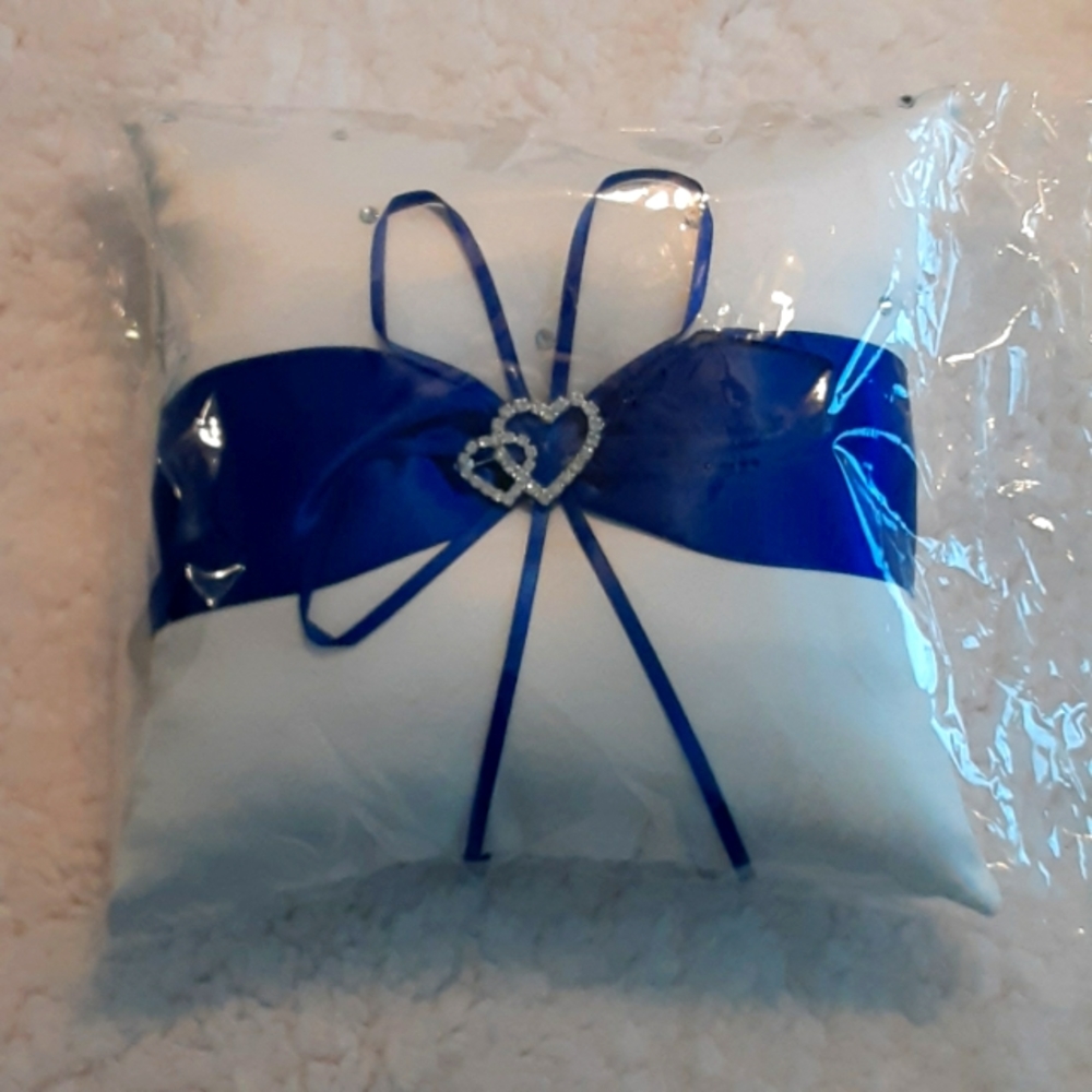 Nwot ring bearer pillow